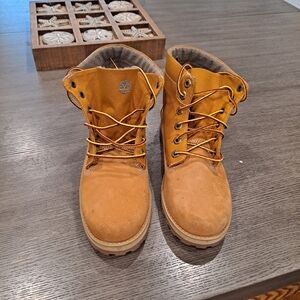 Kids boots